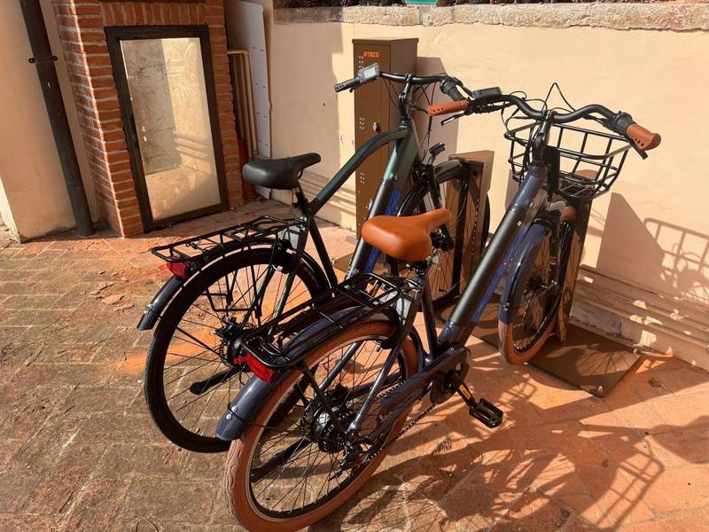 Green Communities, la mobilità sostenibile va anche a pedali: consegnate due biciclette elettriche a ciascun comune 